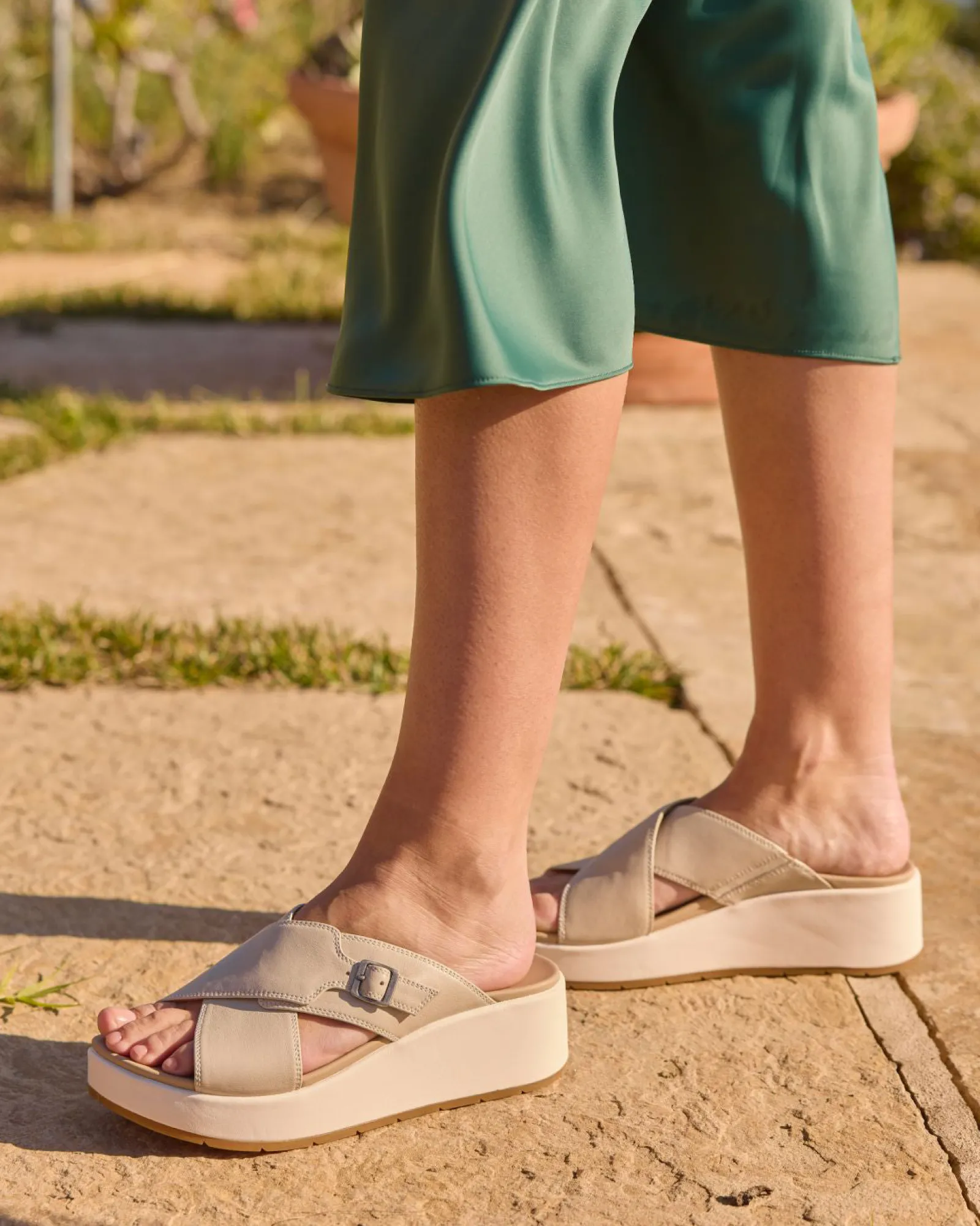 Fashion Solstice Cross Slide Women Adjustable Strap|Walking Shoes